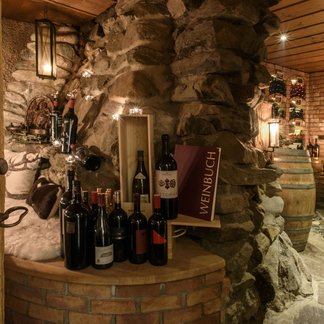 Hotel Alpenrose, Weinkeller | © Hotel Alpenrose, Fam. Mäser; Fotograf: Patrick Säly